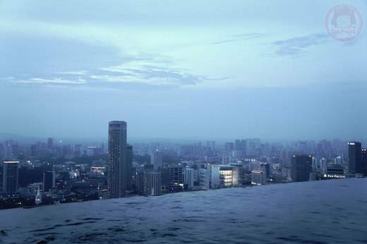 Marina Bay Sands hotel - skypool edge