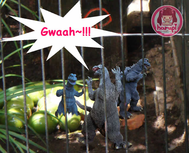 20090805_harupi_uenozoo_godzilla_eggs_zoom_up
