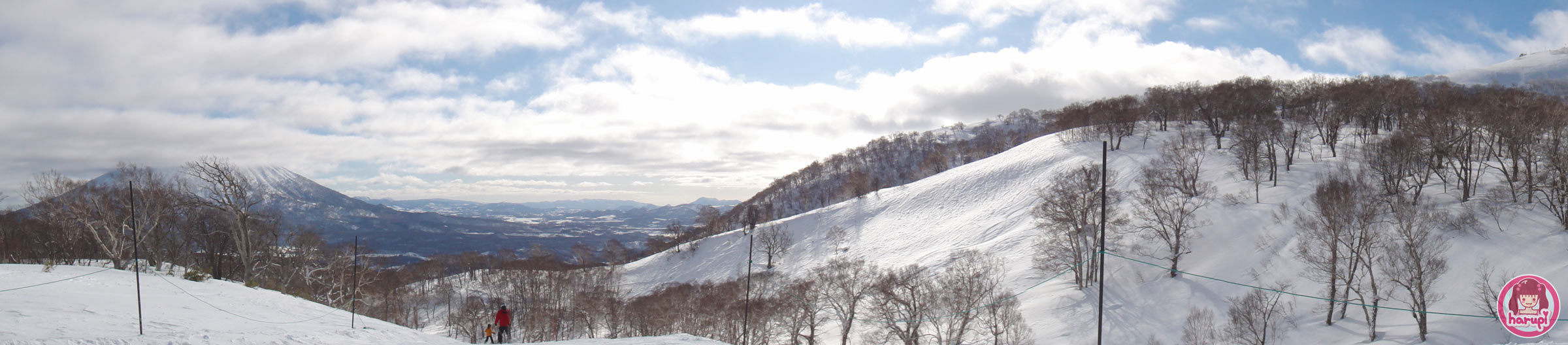 http://harupi.com/pics/201001/20100108_blue_sky_mountain_panorama.jpg