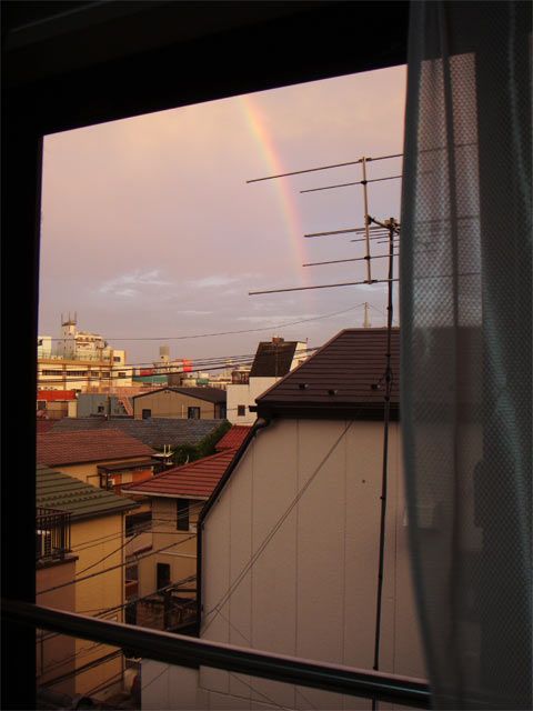 20090720_harupi_rainbow_from_window
