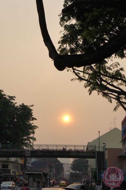 Hazy sun in Singapore