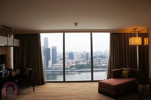 Marina Bay Sands Horizon room city view