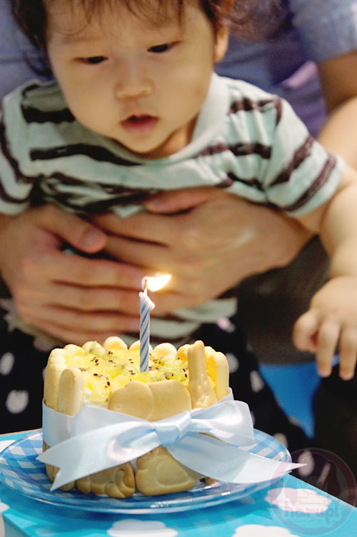Yuto 1st Birthday - blow the candle