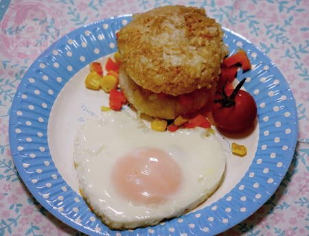 Veges rice burger and a heart-shaped fried egg