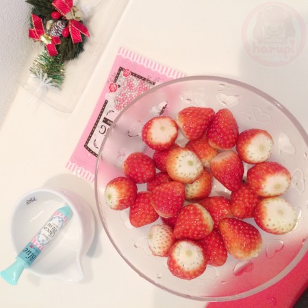 The preparation in making the Christmas Strawberry Pancake cake!