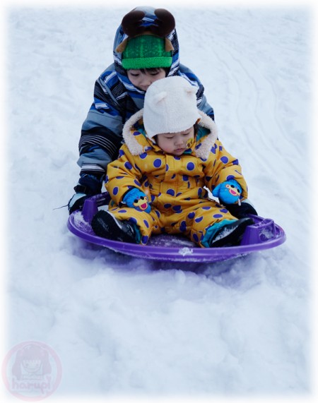 Slide on the snow with Kazuki-kun