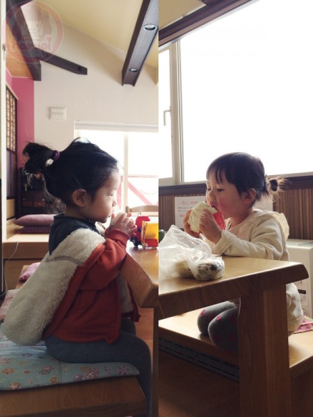 Little-big-boss and Yuki-chan eating breakfast