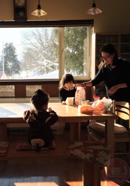 Little-big-boss and Yuki-chan breakfast